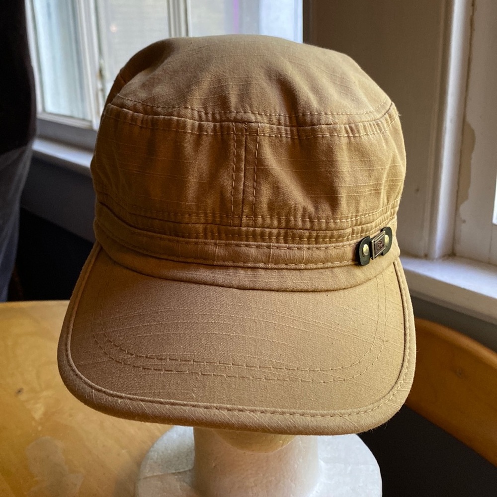 FS Fashion hat cotton like new